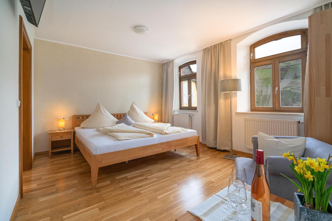 Hotel- Weingut- Moselloreley Piesport Eksteriør billede