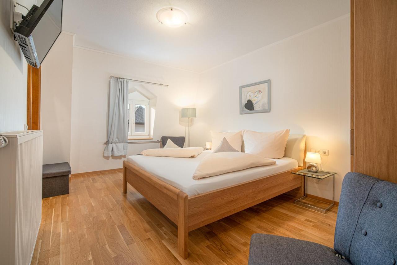 Hotel- Weingut- Moselloreley Piesport Eksteriør billede