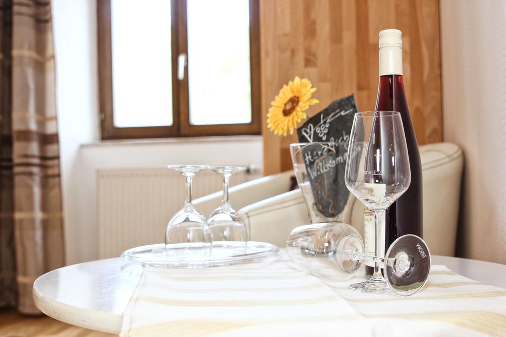 Hotel- Weingut- Moselloreley Piesport Værelse billede
