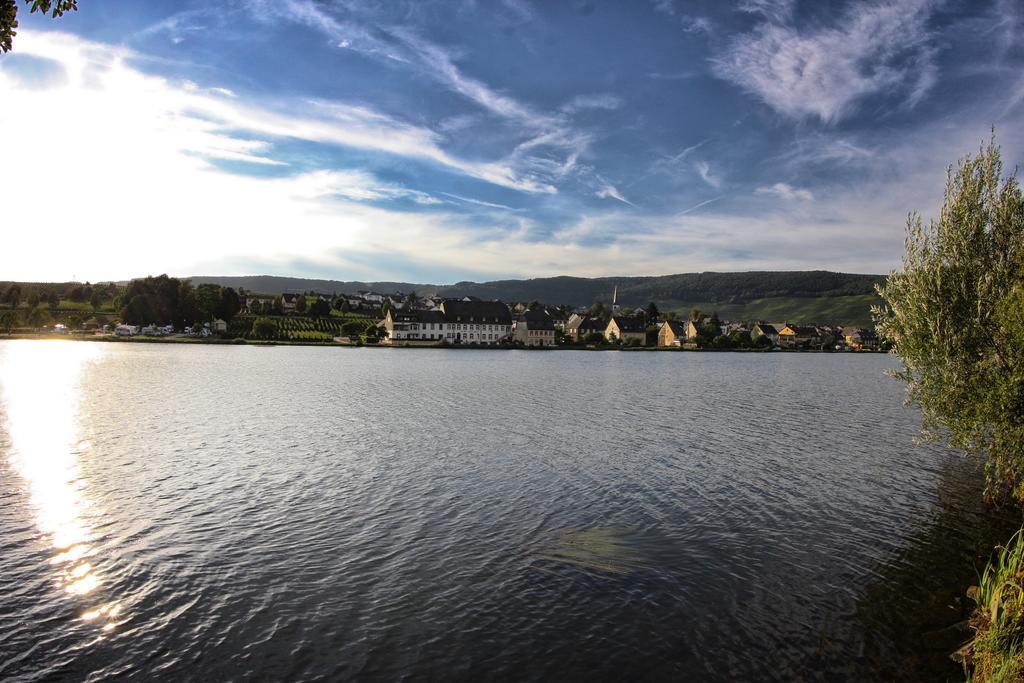 Hotel- Weingut- Moselloreley Piesport Eksteriør billede